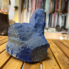 Lejupielādēt attēlu galerijas skatītājā, Crystal Lapis Lazuli 2300 kg 17 x 13 x 10 cm Afganistāna
