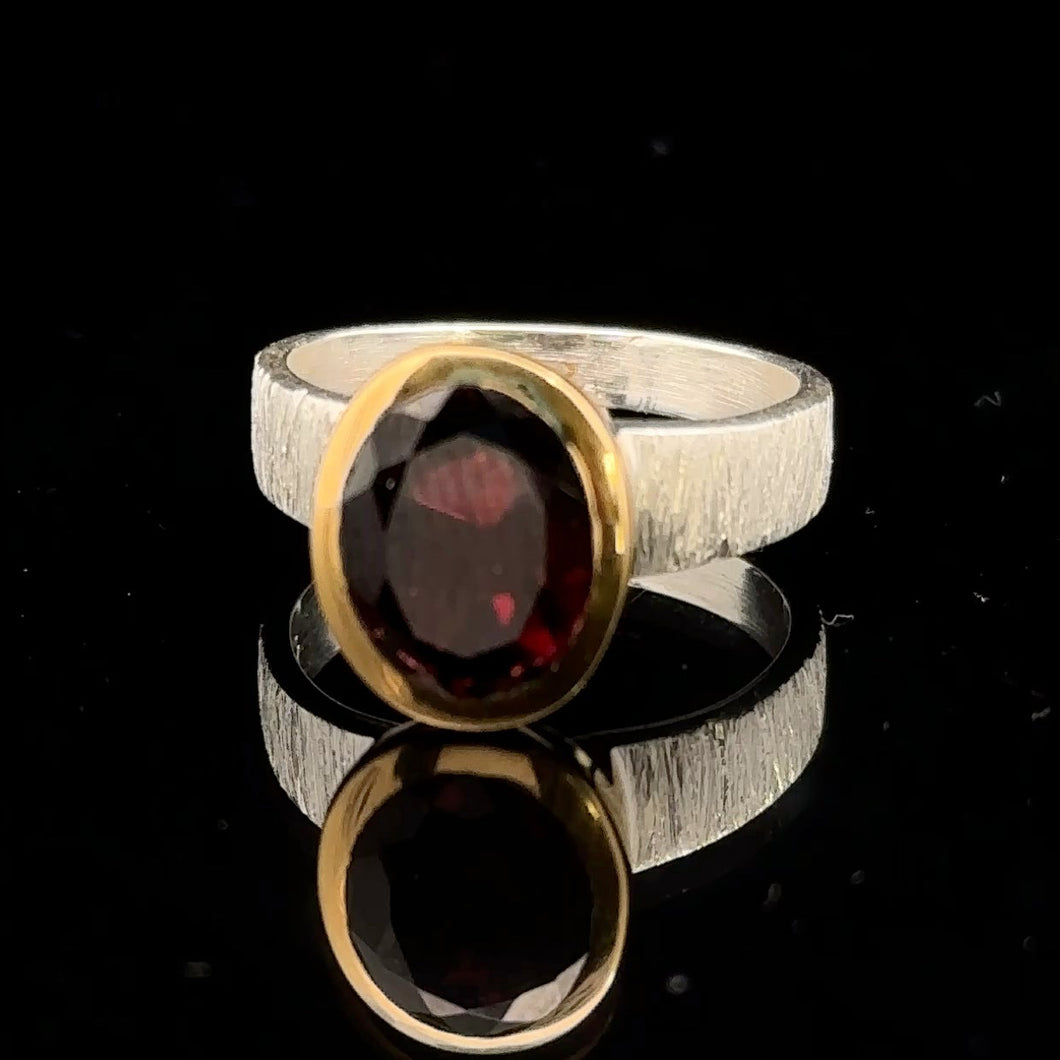 Кольцо Гранат 17,5 размер ; серебро 925