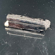 Lejupielādēt attēlu galerijas skatītājā, Kulons turmalīns melns 9,4 g 10 mm x 40 mm
