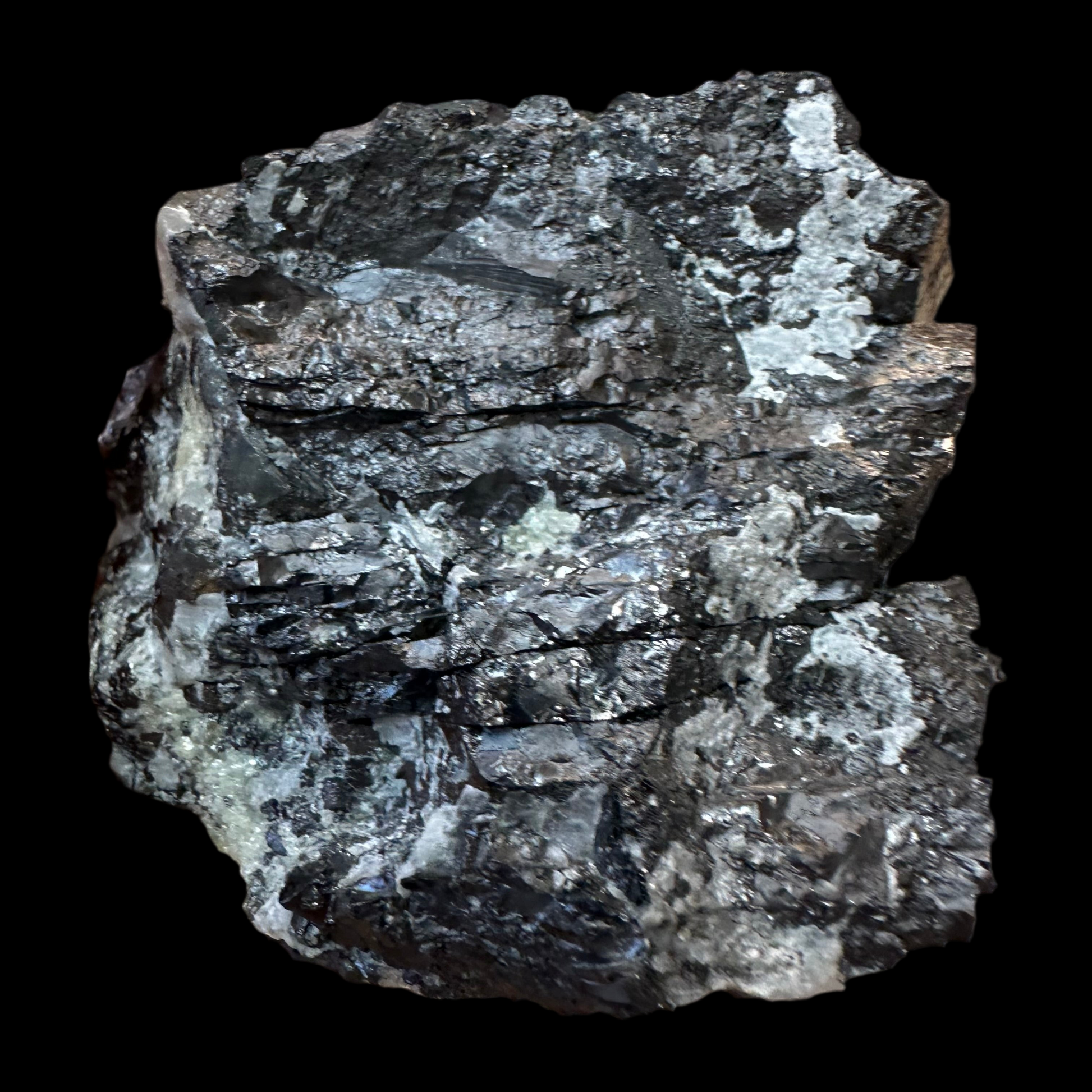 Magnetite Cluster 1500 g 15 × 10 cm