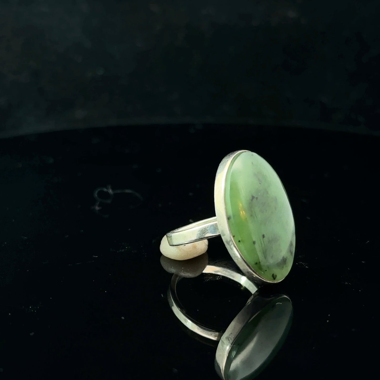 Sayany Nephrite Ring, size 16, 4.7 g, stone 12 x 23 mm; 925 sterling silver