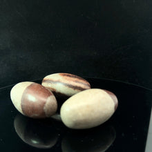 Load image into Gallery viewer, Jasper Shiva Lingam Stone 34 g 2.5 x 4 cm Polished

