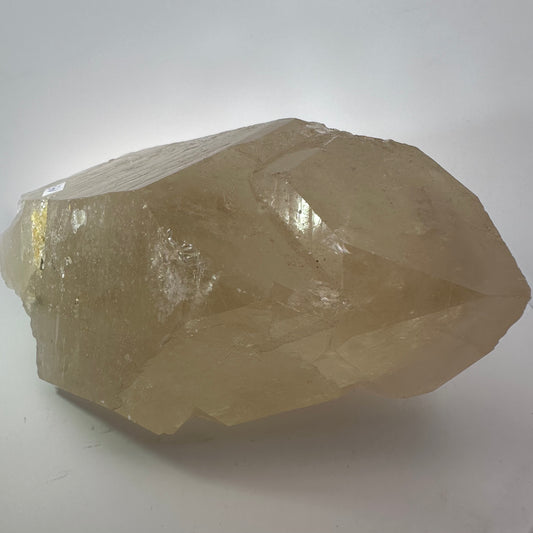 Натуральный кристалл цитрина, 960 г, 15 × 9 см.