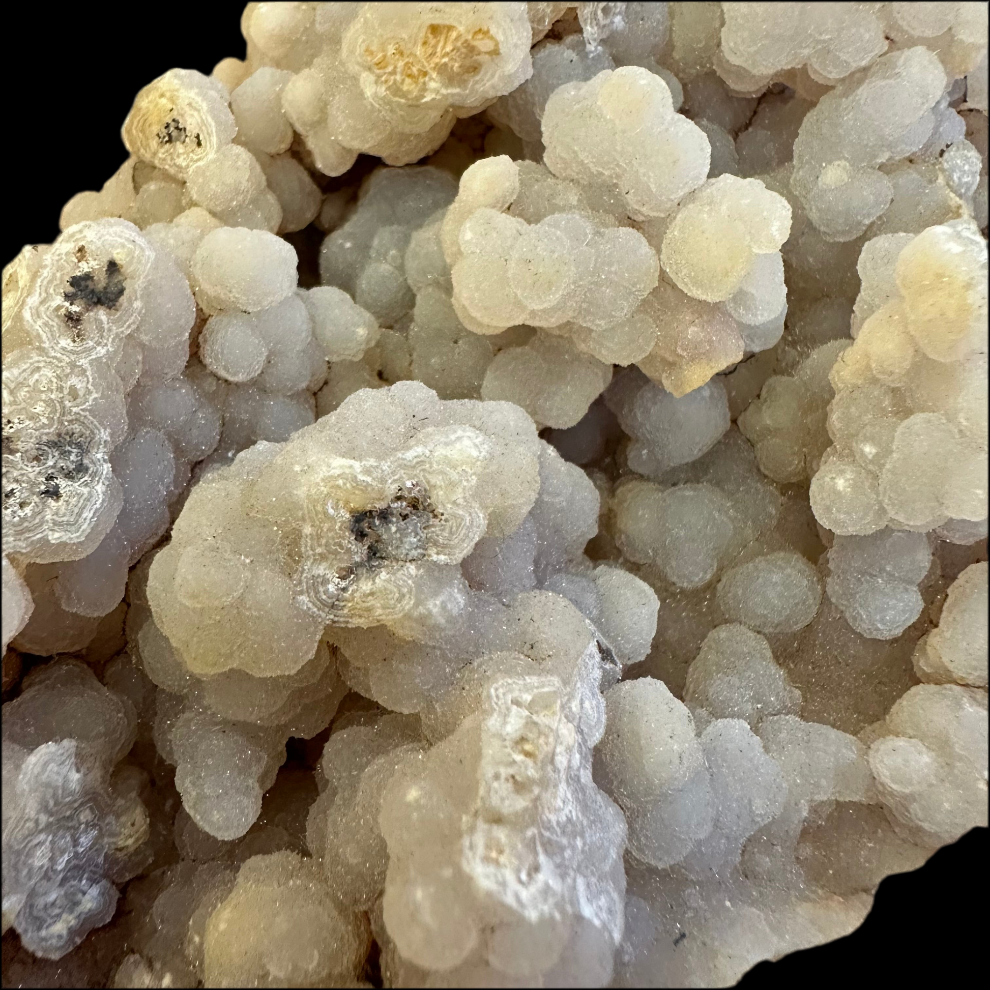Grape Agate 300 g 15 × 8 cm