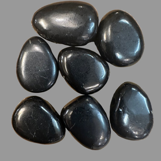 Shungite pendant 2.5 x 2 cm