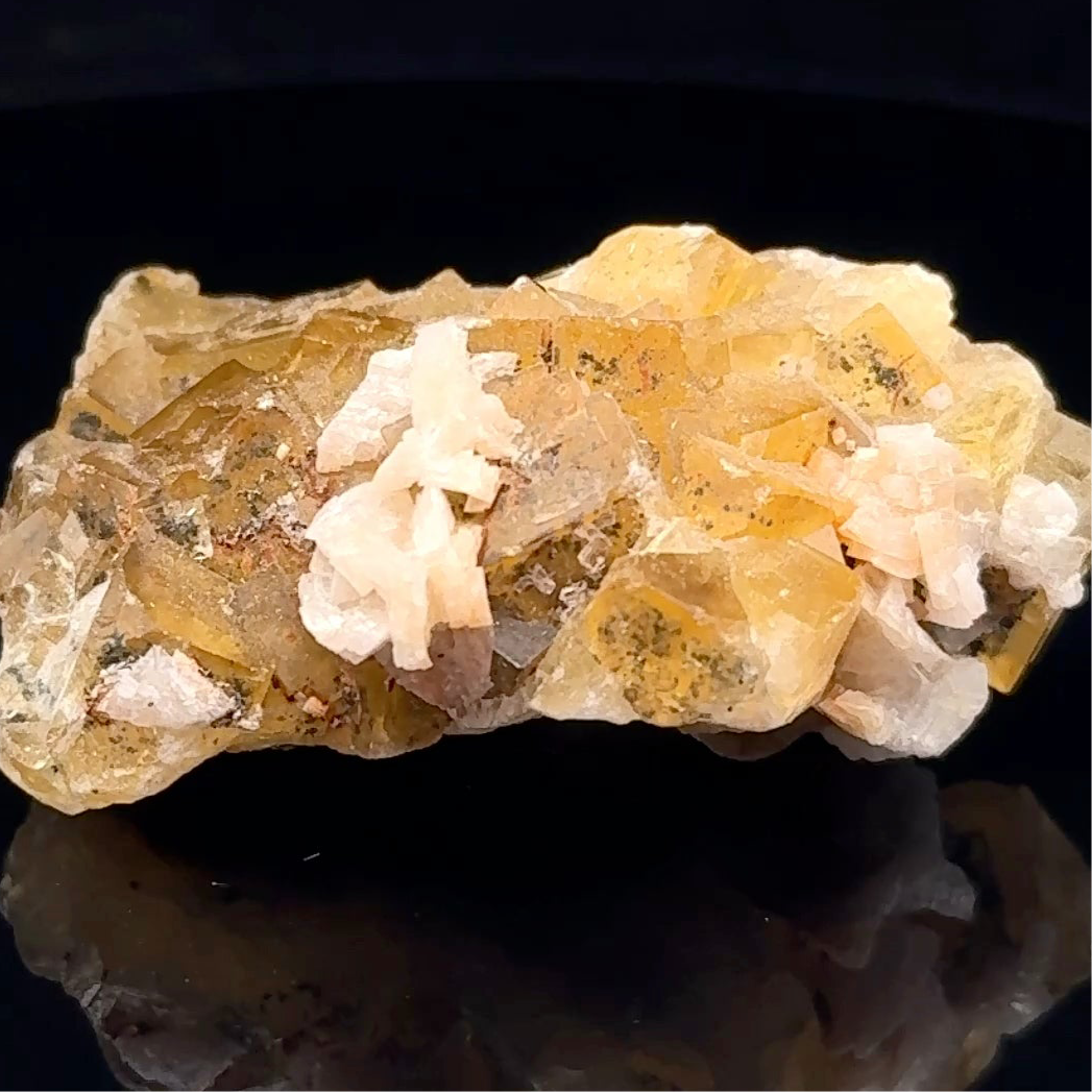 Fluorite 5 x 6 cm, 56 grams; France