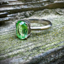 Load image into Gallery viewer, Ring Garnet 0.35 carats in gold 585 
