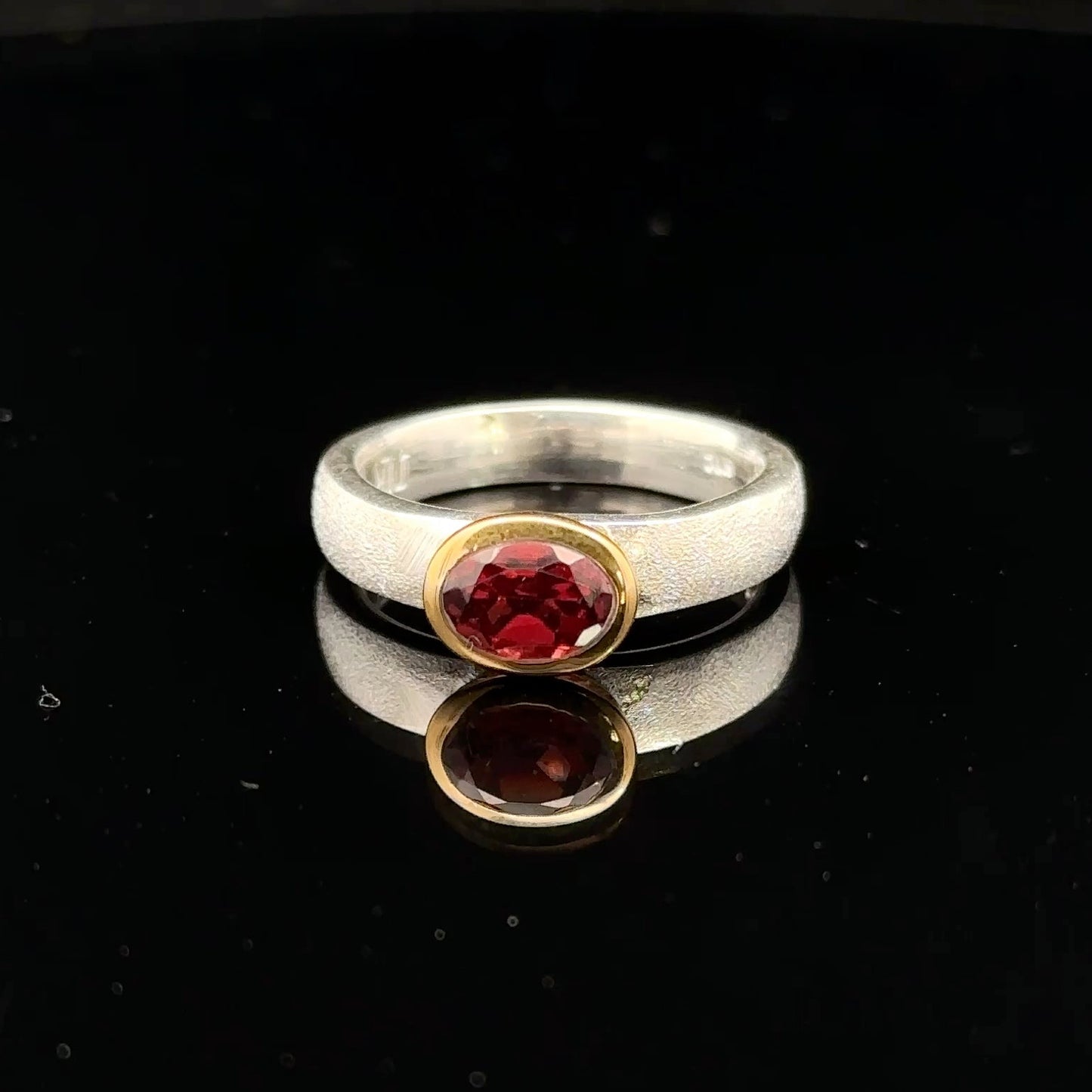 Garnet ring, size 16; 925 sterling silver