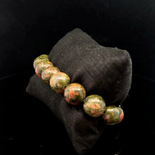 Загрузить изображение в средство просмотра галереи, Браслет Унакит бусины 12 мм 16 шт
