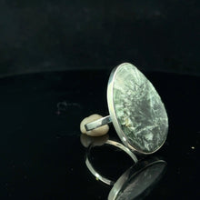Load image into Gallery viewer, Seraphinite ring, 8 g, stone 20 x 30 mm, size 20.5; 925 sterling silver
