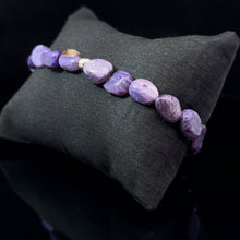 Загрузить изображение в средство просмотра галереи, Charoite Bead Bracelet 10 mm 21 Beads
