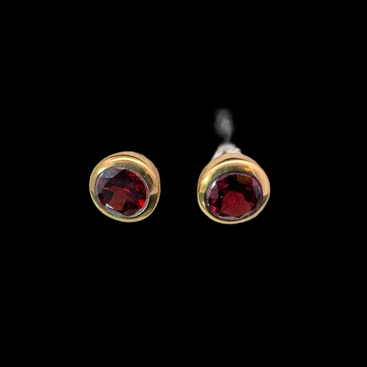 Garnet Stud Earrings Silver 925 7.85 g 6 mm