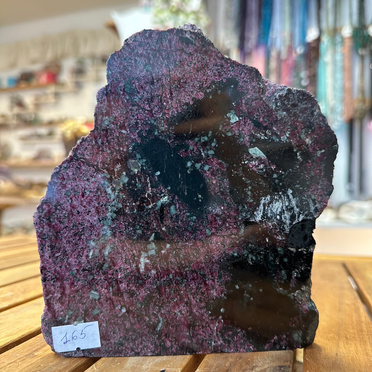 Eudialyte and Aegirine Crystal 1.150 kg 16 × 15 × 3 cm
