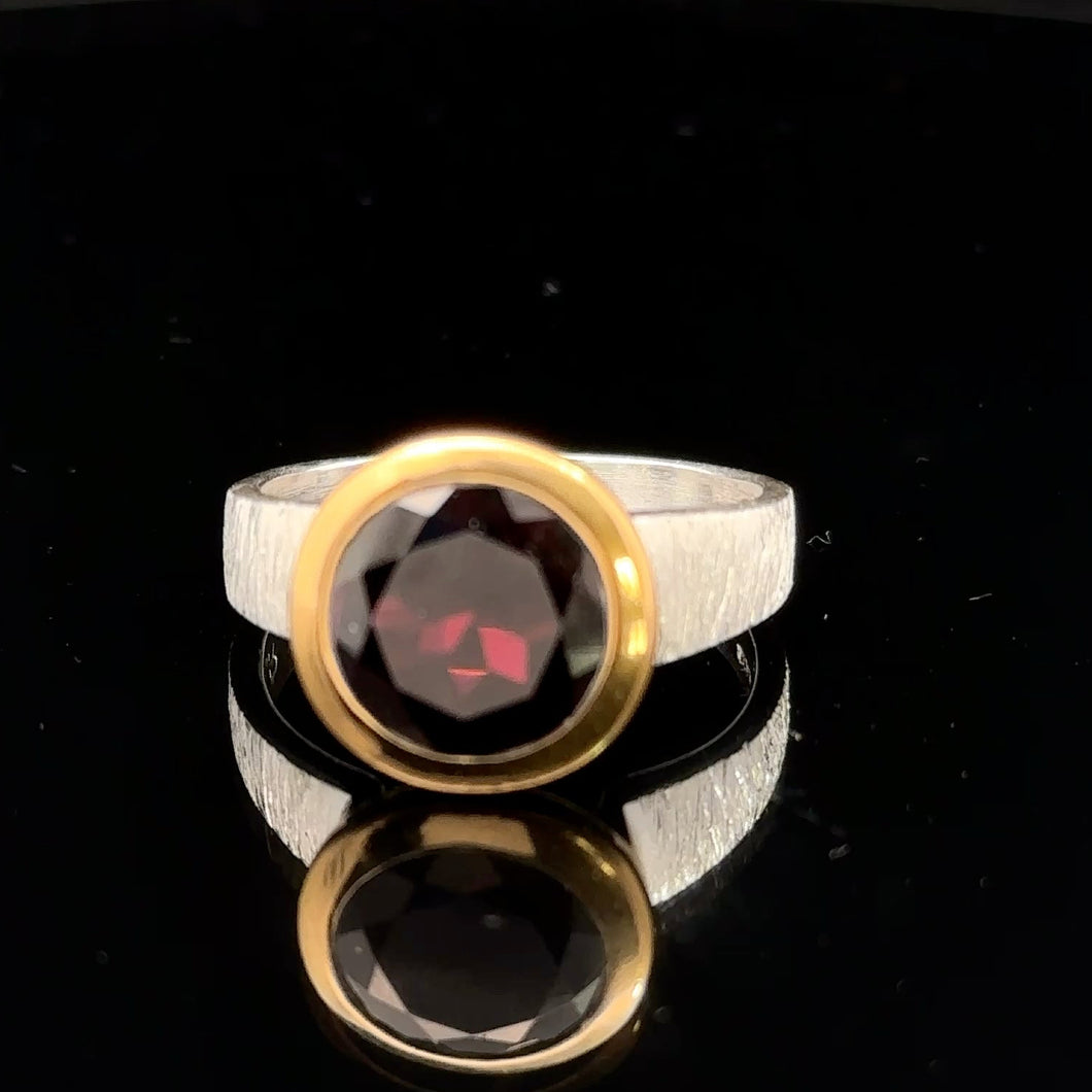 Кольцо Гранат 19 размер, серебро 925