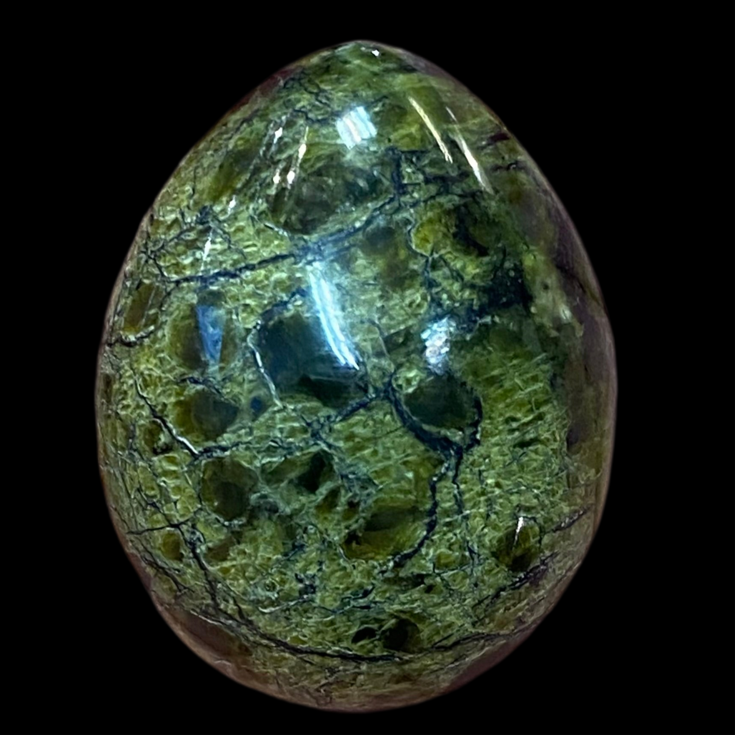 Olu serpentīns (laukšpats);  35 gr; augstums 3,5 cm