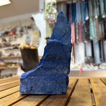 Lejupielādēt attēlu galerijas skatītājā, Crystal Lapis Lazuli 2300 kg 17 x 13 x 10 cm Afganistāna
