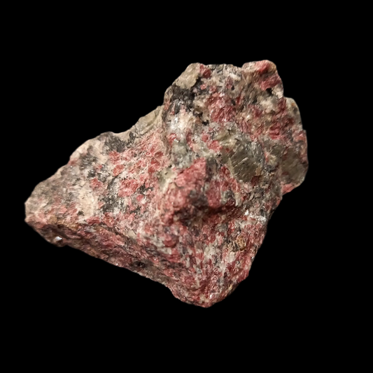Eudialyte Crystal 115 g 6 × 4 × 3.5 cm