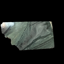 Lejupielādēt attēlu galerijas skatītājā, Tinguaite, 90 g; 65 mm x 40 mm x 18 mm
