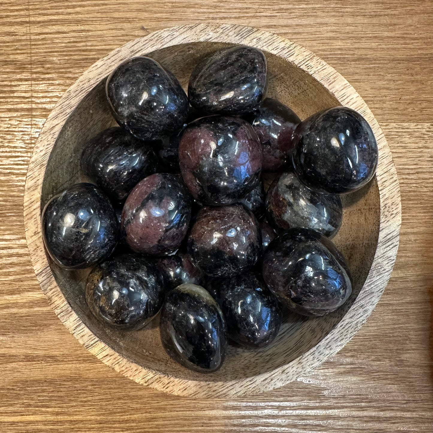 Garnet with nummite 45-55g, 3-3.5cm