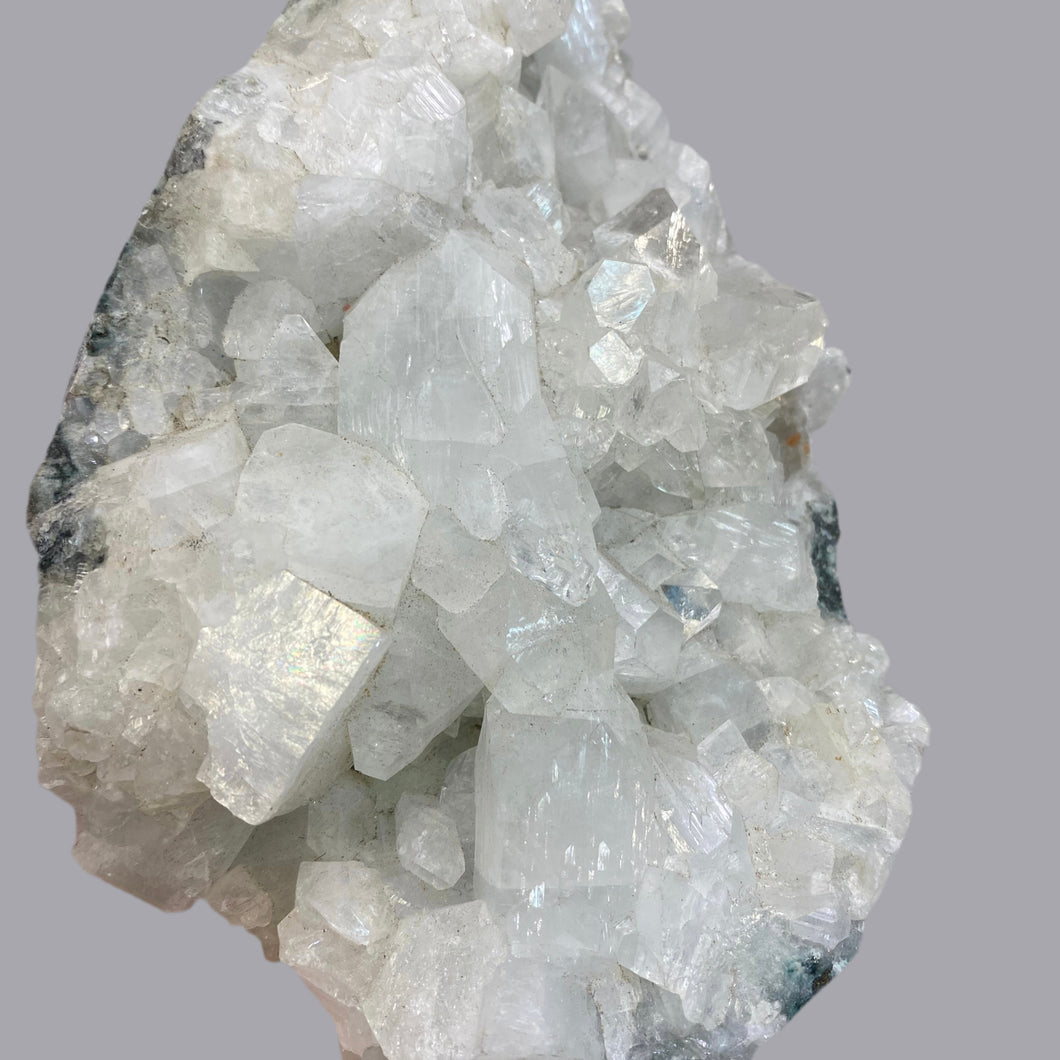 Apophyllite druse; 1579 g; 12 x 18 cm