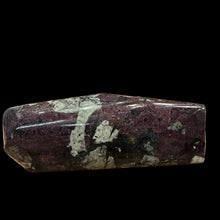 Lejupielādēt attēlu galerijas skatītājā, Eudialyte Kloster, aegirīns, apatīts 1100 g; 18 x 6,5 x 5
