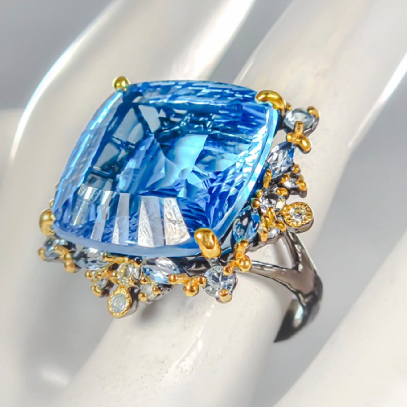 Blue Topaz Ring 35 ct Size 18 Silver 925