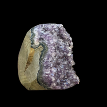 Загрузить изображение в средство просмотра галереи, Amethyst Druse 11×9×9 cm 1575 g
