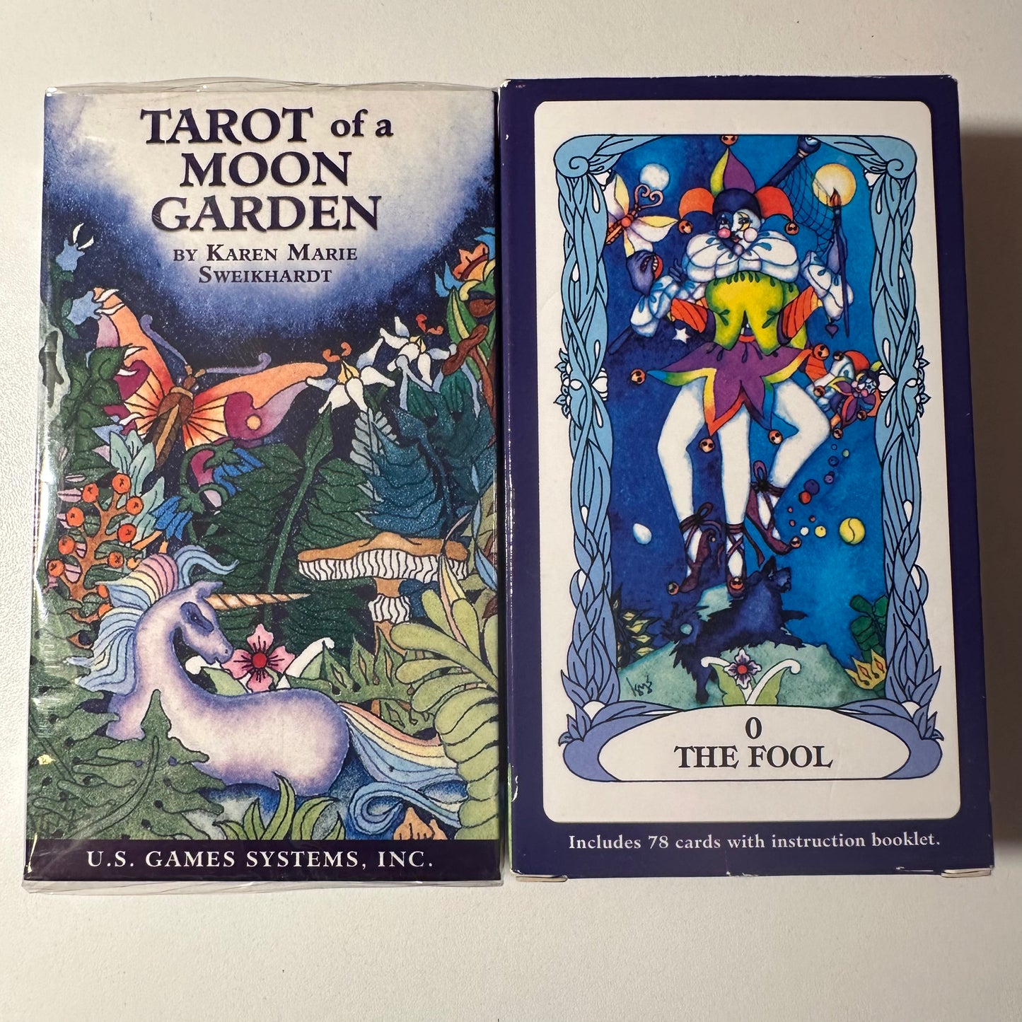 Tarot of a moon garden