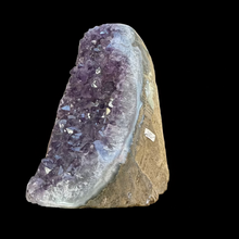 Загрузить изображение в средство просмотра галереи, Amethyst Druse 16×15×13 cm 2500 g
