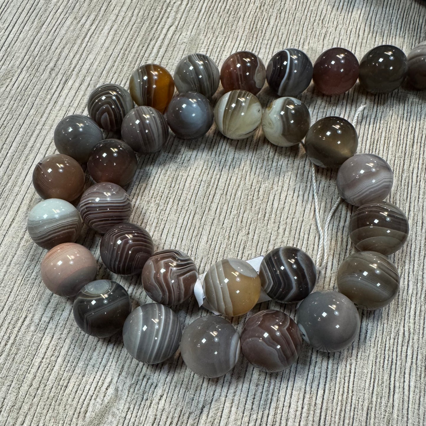 Agate beads 12mm, 33 pcs.