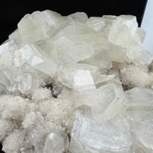 Загрузить изображение в средство просмотра галереи, Кристалл Апофиллит 1510 гр, 3 на 14 на 19 см
