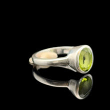 Загрузить изображение в средство просмотра галереи, Peridot Ring Size 17 Sterling Silver 925

