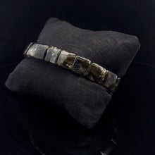Load image into Gallery viewer, Bracelet Muscovite 10*10mm 20 beads
