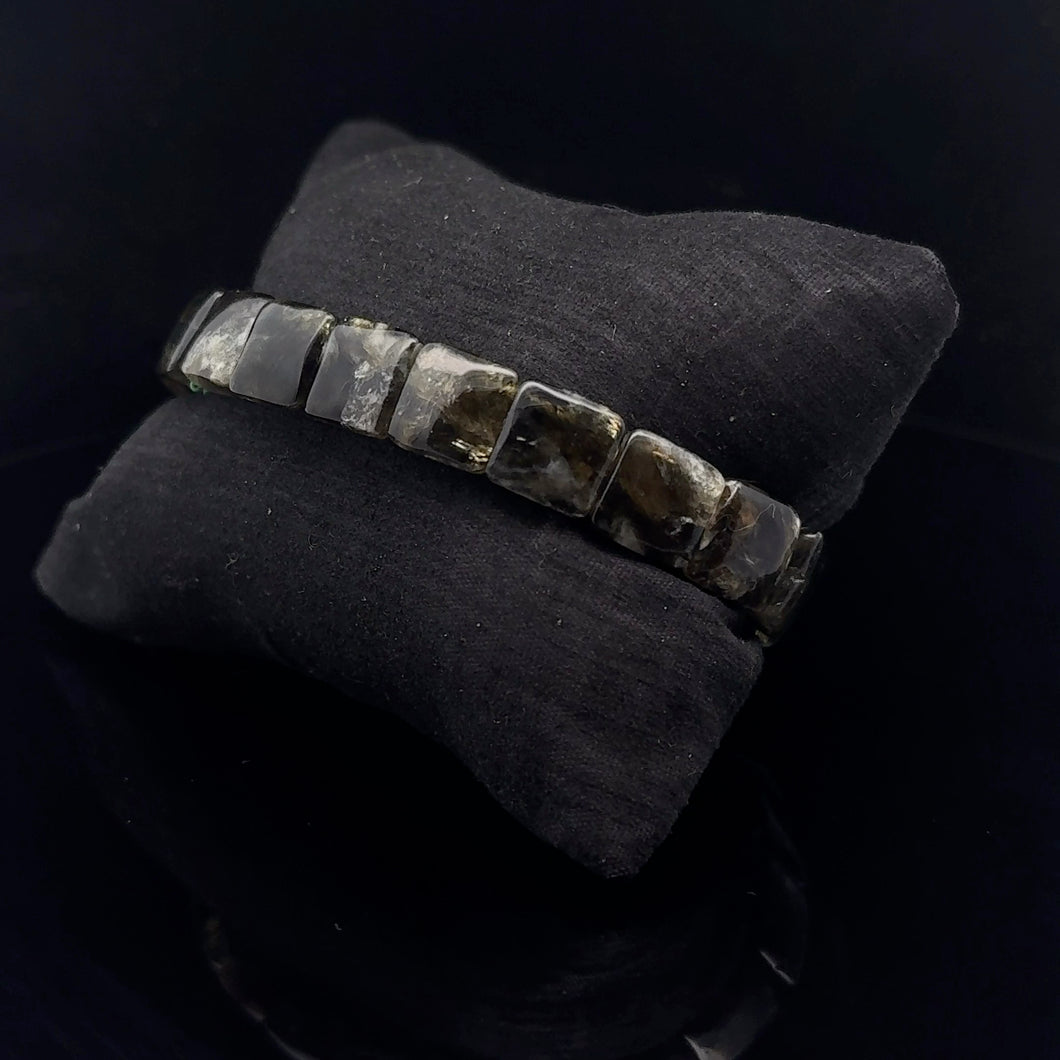 Bracelet Muscovite 10*10mm 20 beads