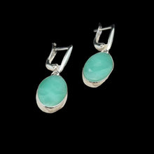 Загрузить изображение в средство просмотра галереи, Chrysoprase earrings, 4 cm, stone 1 x 2 cm, 925 silver
