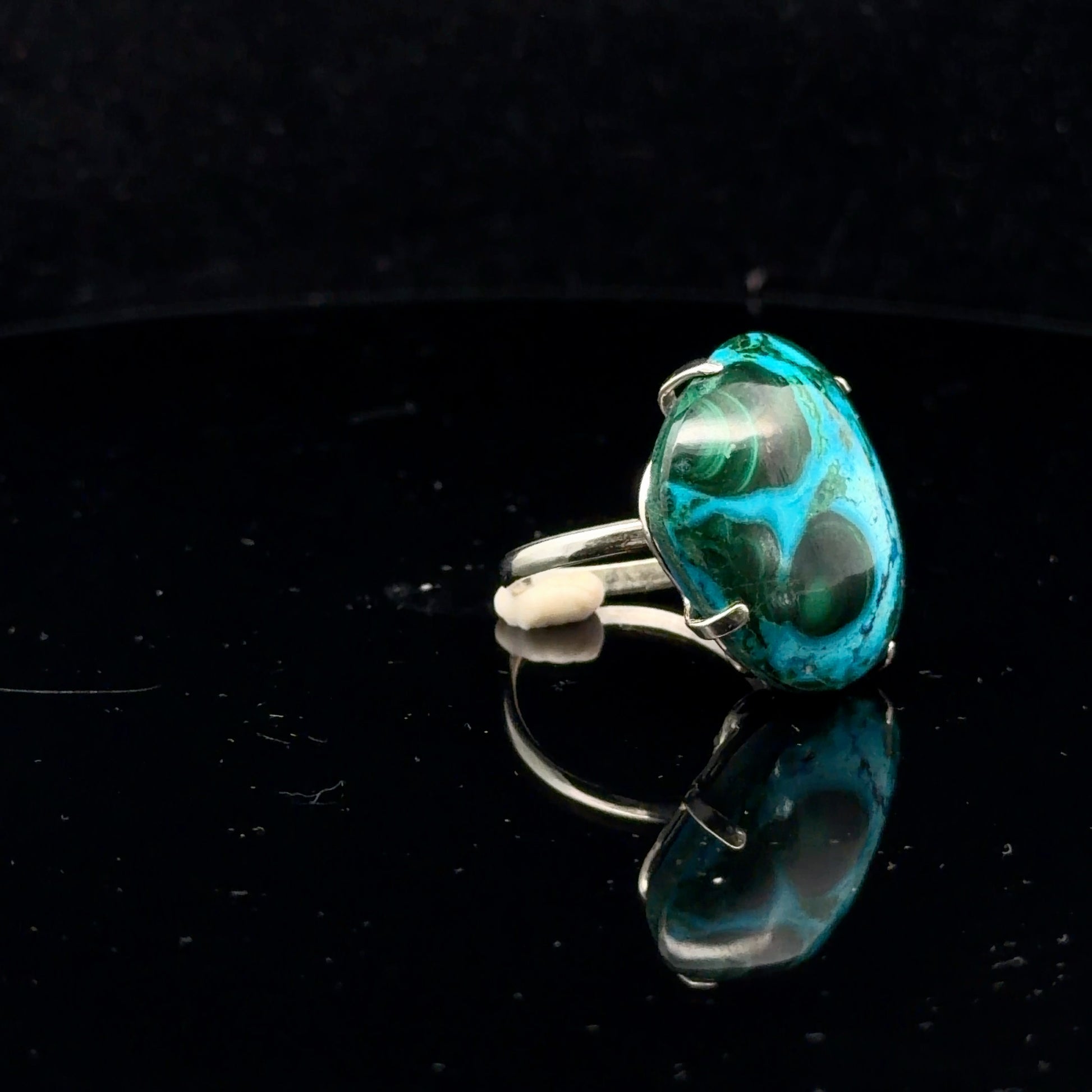 Chrysocolla Ring 17.5 Stone 2×2 cm Nickel Silver