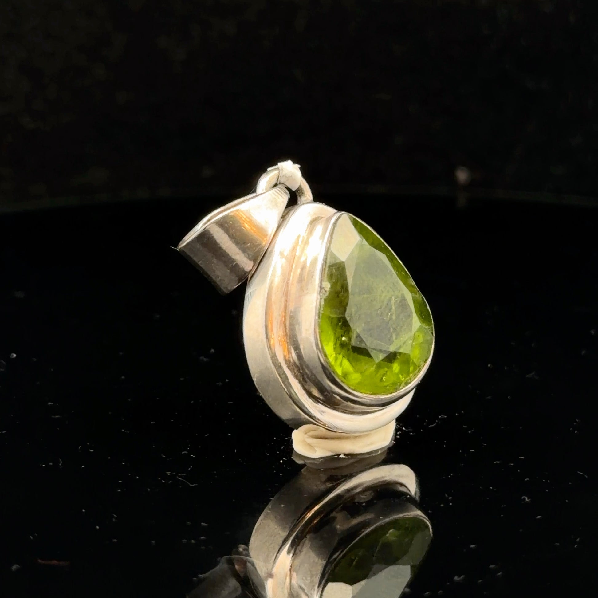 Chrysolite (Peridot) Pendant 3 cm 12.7 g Silver 925
