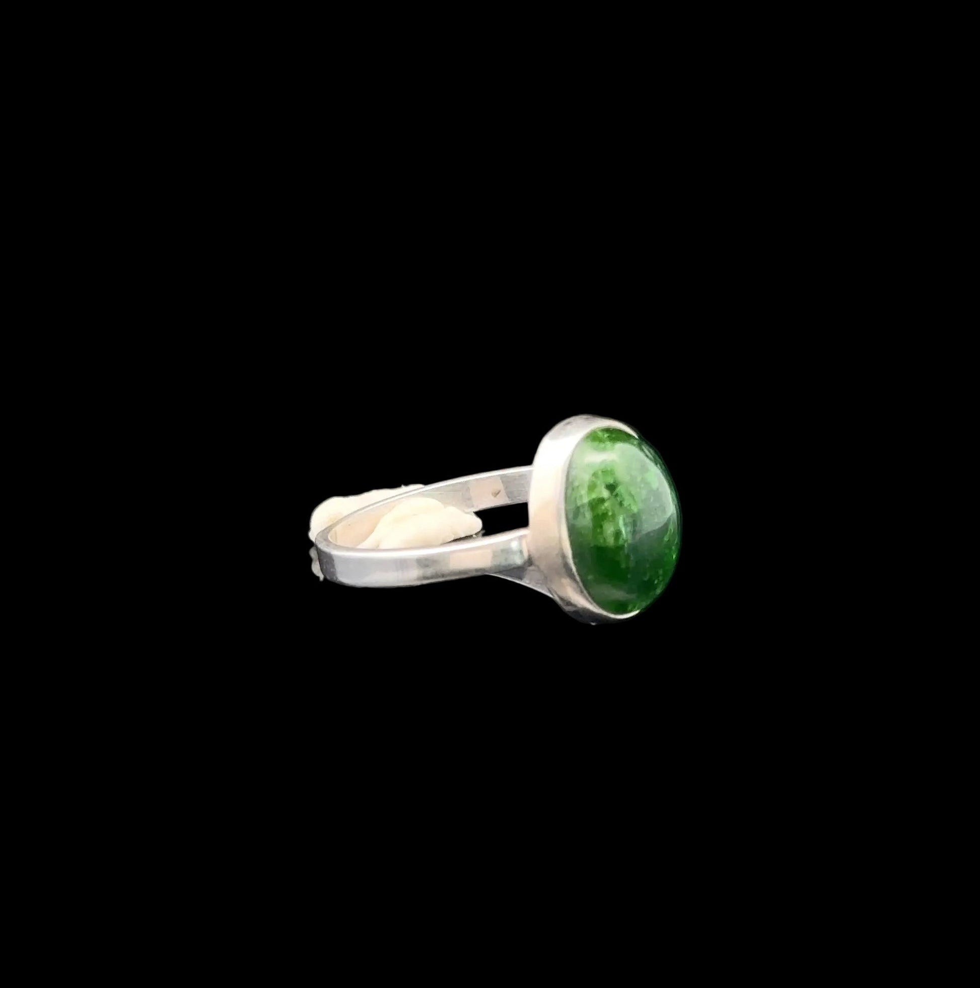 Chrome Diopside Ring, Size 17, Weight 11 g, Stone Size 9 × 11 mm, 925 Sterling Silver