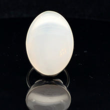 Load image into Gallery viewer, Кольцо Кахолонг, 2-3 см камень, 20 размер, серебро 925
