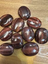 Загрузить изображение в средство просмотра галереи, Бычий глаз XXL 89-105 гр;  6 на 5 на 1,5 см
