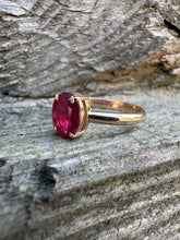 Load image into Gallery viewer, Ring Ruby 1 carat in gold 585
