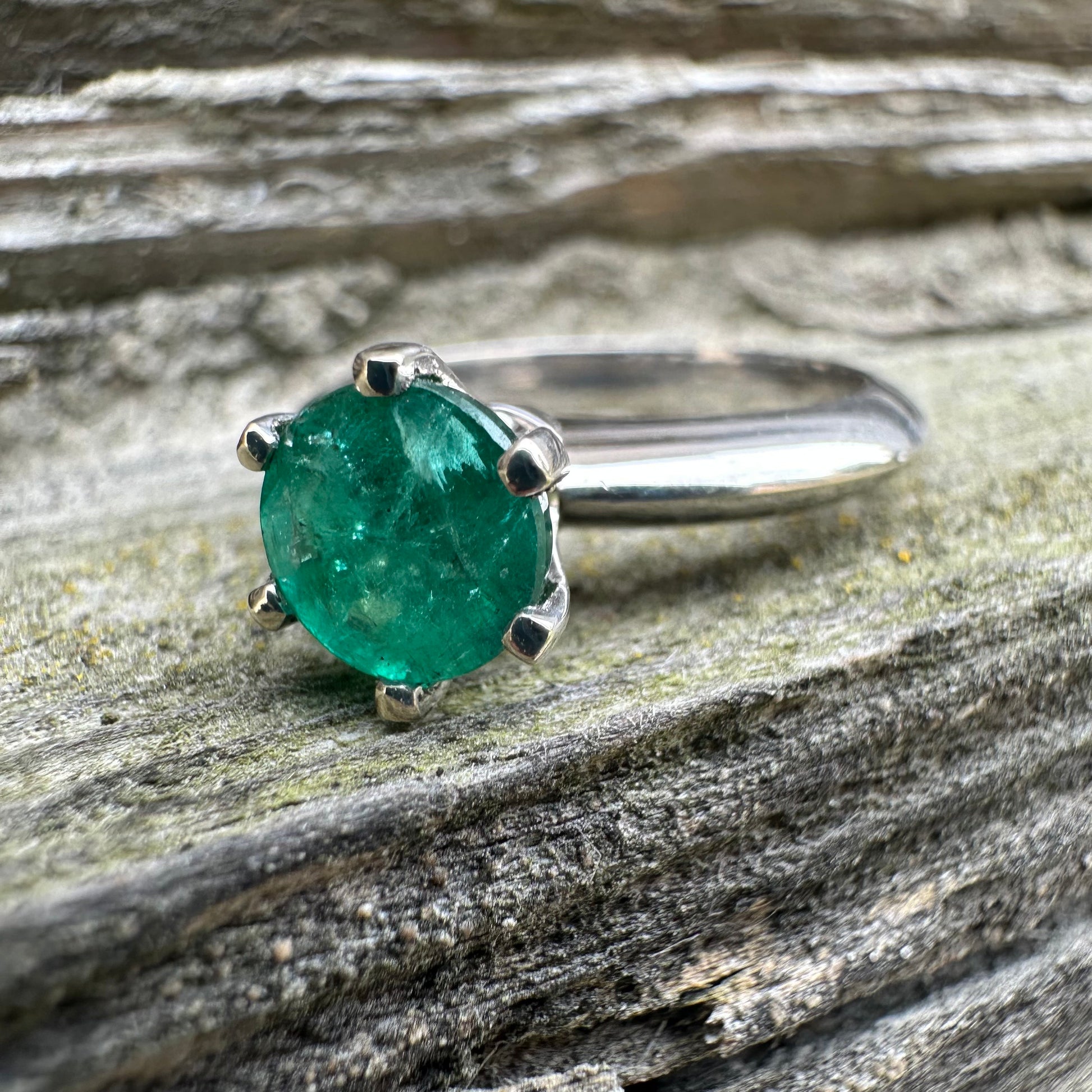 Emerald Ring Gold 585 Size 17 1.3 ct 4.2 g