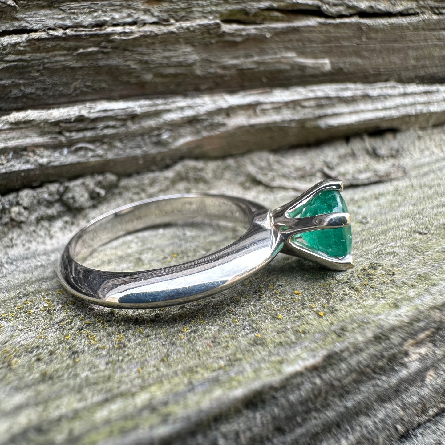 Emerald Ring Gold 585 Size 17 1.3 ct 4.2 g