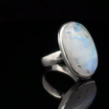 Загрузить изображение в средство просмотра галереи, Кольцо Одуляр( лунный камень) размер ; серебро 925
