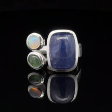 Загрузить изображение в средство просмотра галереи, Кольцо Танзанит 15 мм на 12 мм , опал, хризолит 15 гр 19 размер; серебро 925

