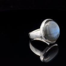 Загрузить изображение в средство просмотра галереи, Кольцо лабрадор 8,5 гр камень 18 мм  18 размер; серебро 925
