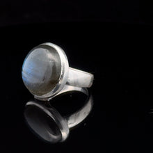 Загрузить изображение в средство просмотра галереи, Кольцо лабрадор 8,5 гр камень 18 мм  18 размер; серебро 925
