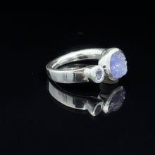 Загрузить изображение в средство просмотра галереи, Кольцо Танзанит дикий и обработанный размер; серебро 925
