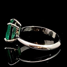 Load image into Gallery viewer, Ring Emerald 1.3 carats in gold 585 
