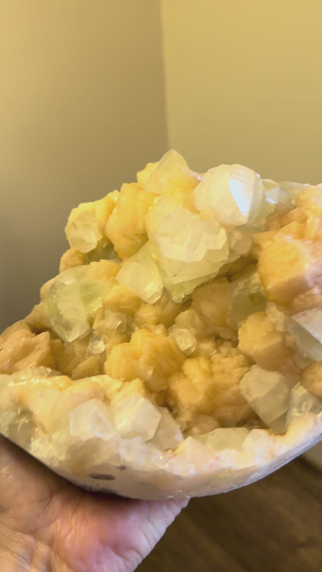 Apophyllite Stilbite Crystal Formation 3300 g 21 × 18 × 5 cm